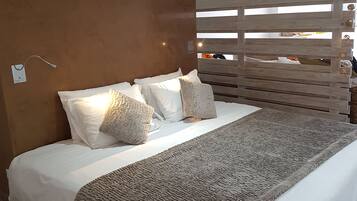 1 chambre, coffres-forts dans les chambres, fer et planche à repasser