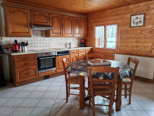  CHALET SAVOYARD AVEC VUE MAGNIFIQUE 