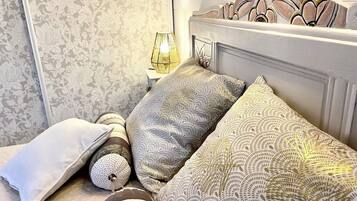 1 chambre, matelas mémoire de forme, fer et planche à repasser, Wi-Fi