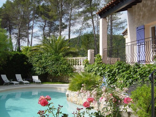 Provençal villa halfway between the Gorges du Verdon and Sainte-Maxime