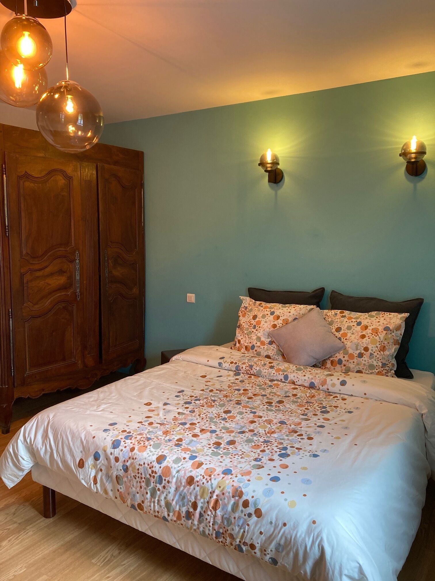 3 slaapkamers, reisbedje, gratis wifi, beddengoed