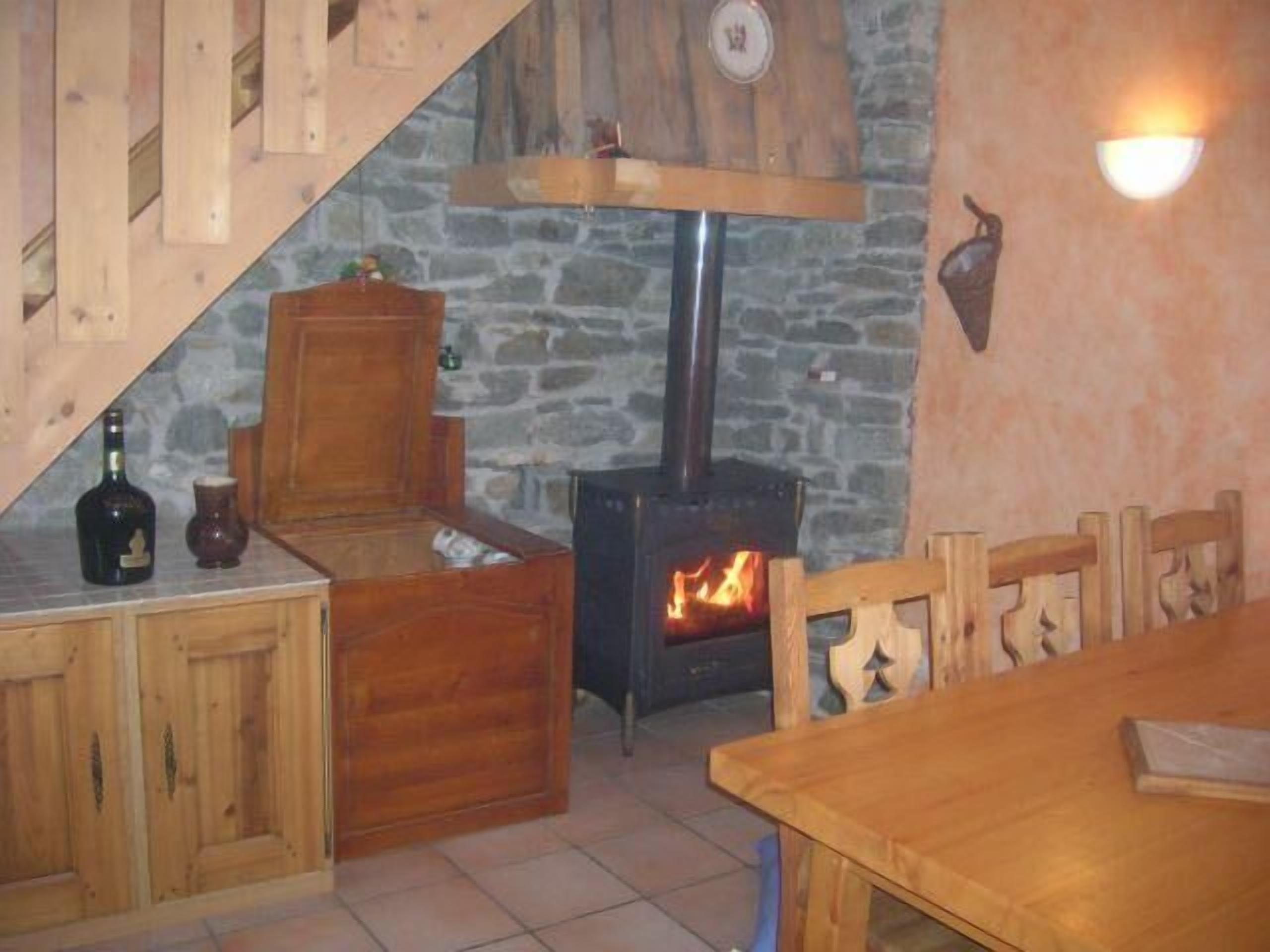 Chalet 6 people comfortably, € 470 Week € 180 WE