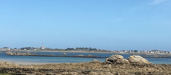 Schönes Haus am Meer in einer geschützten Umgebung