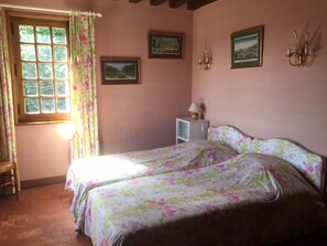 6 Schlafzimmer, Bügeleisen/Bügelbrett, kostenloses WLAN, Bettwäsche