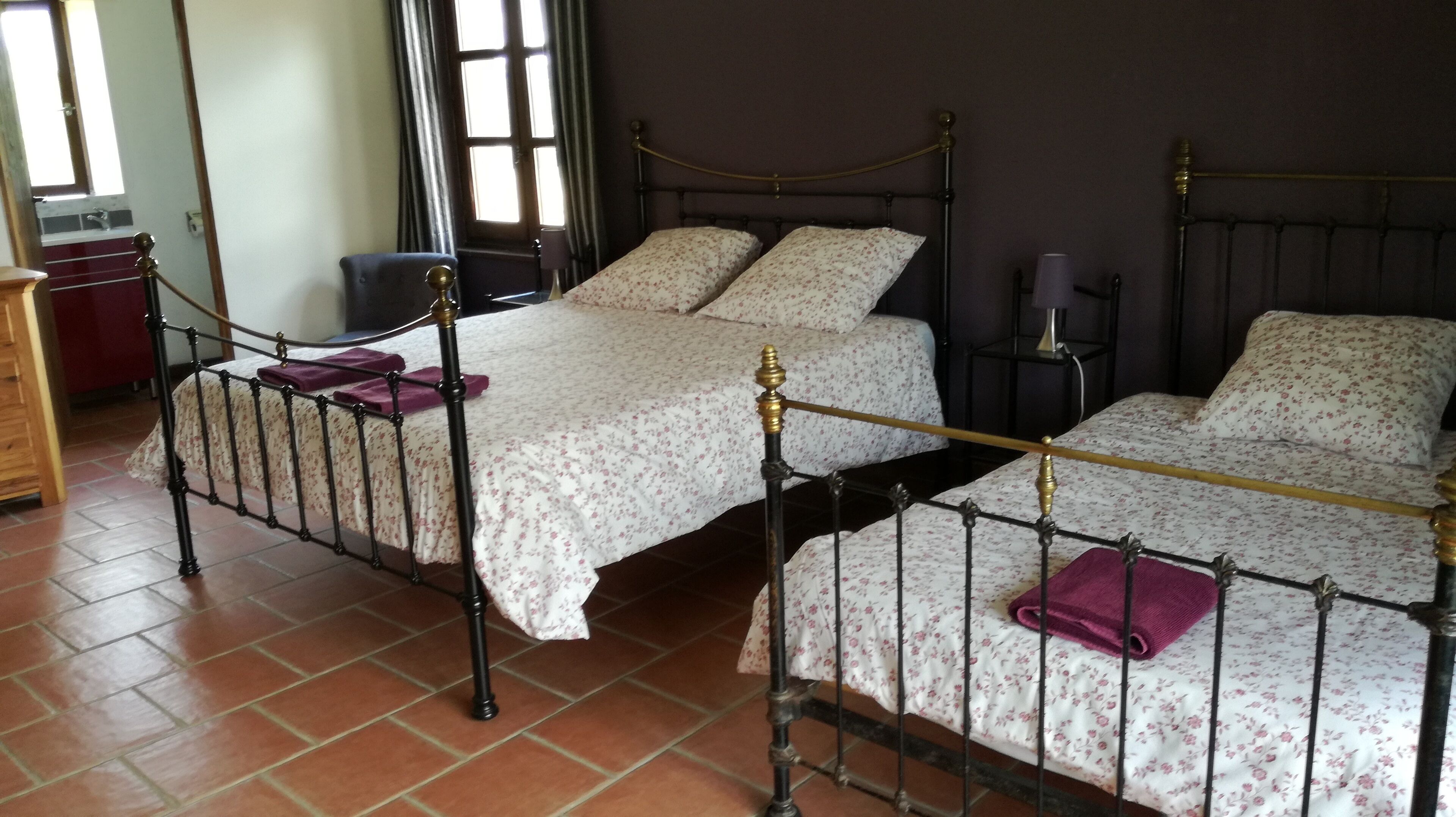 Traditionnal toulousaine farmhouse, with pool, panoramic view, all mod cons.