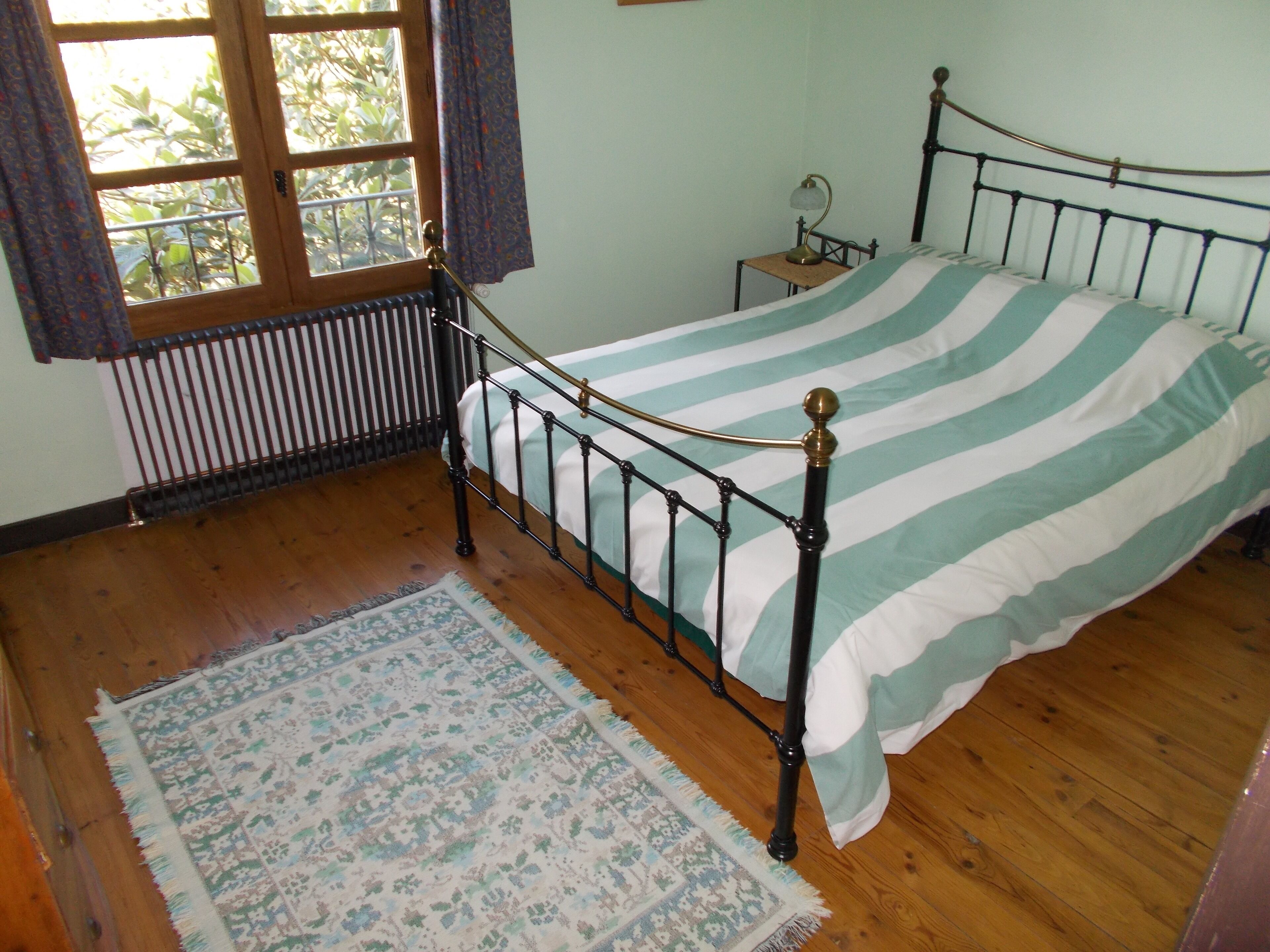 Traditionnal toulousaine farmhouse, with pool, panoramic view, all mod cons.