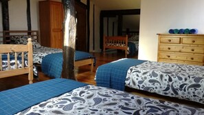 7 habitaciones, tabla de planchar con plancha, cuna de viaje y wifi 
