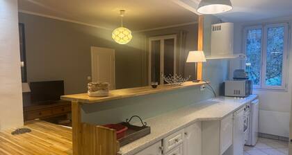 Bel appartement au coeur de ville , accès direct à pied aux Thermes,