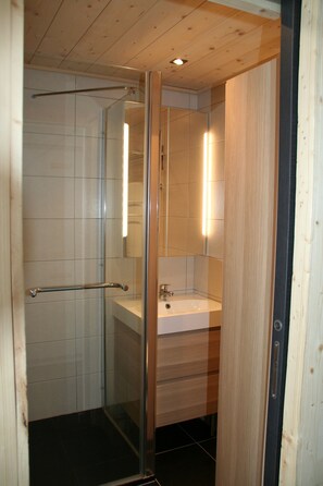 Shower, hair dryer - Roc de Peclet studio 22 m², South facing, Foot of the slopes, Heart Station (Les Belleville)