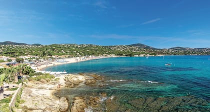 Spacious, comfortable Villa - Private pool - BEACHES AND TOWN CENTER ON FOOT