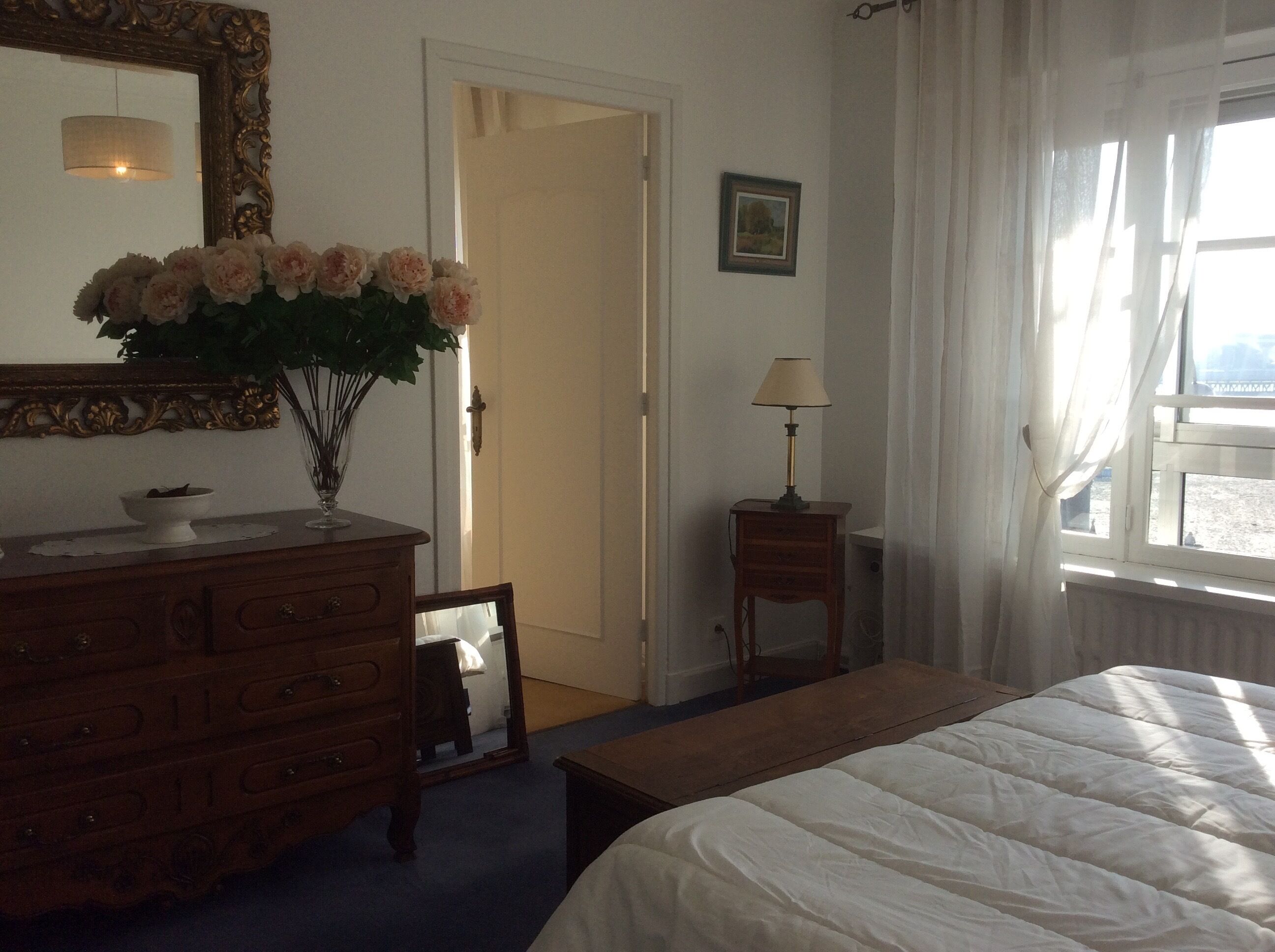 LUXURY APARTMENT (120 m2) on two floors IN A HOUSE FACING THE SEA 