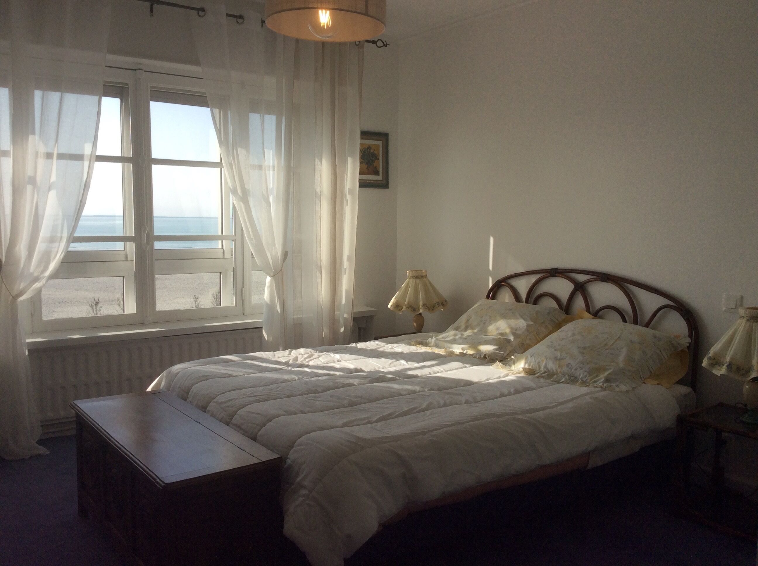 LUXURY APARTMENT (120 m2) on two floors IN A HOUSE FACING THE SEA 