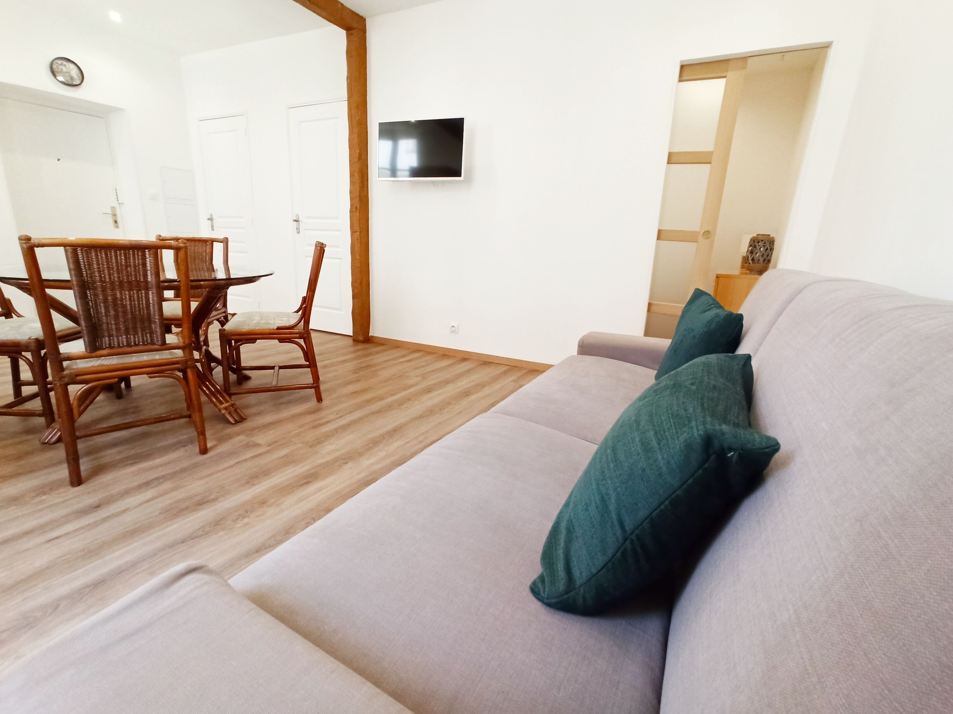 Central 2 Bedrooms Balcony Commandant André