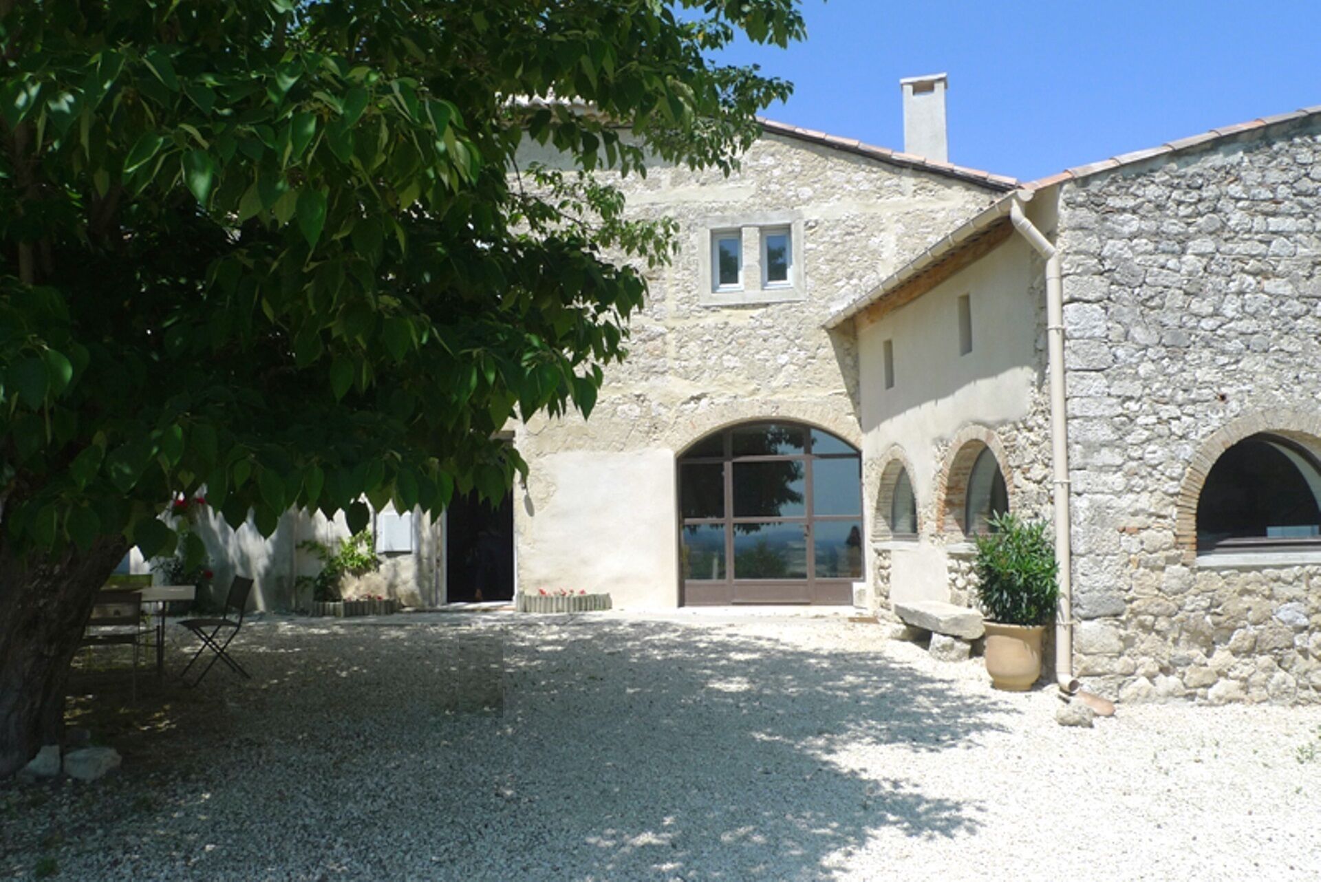 DROME-PROVENÇALE house with swimming pool (from June) ideal for family holidays