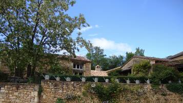 Enceinte de lâhĂ©bergement