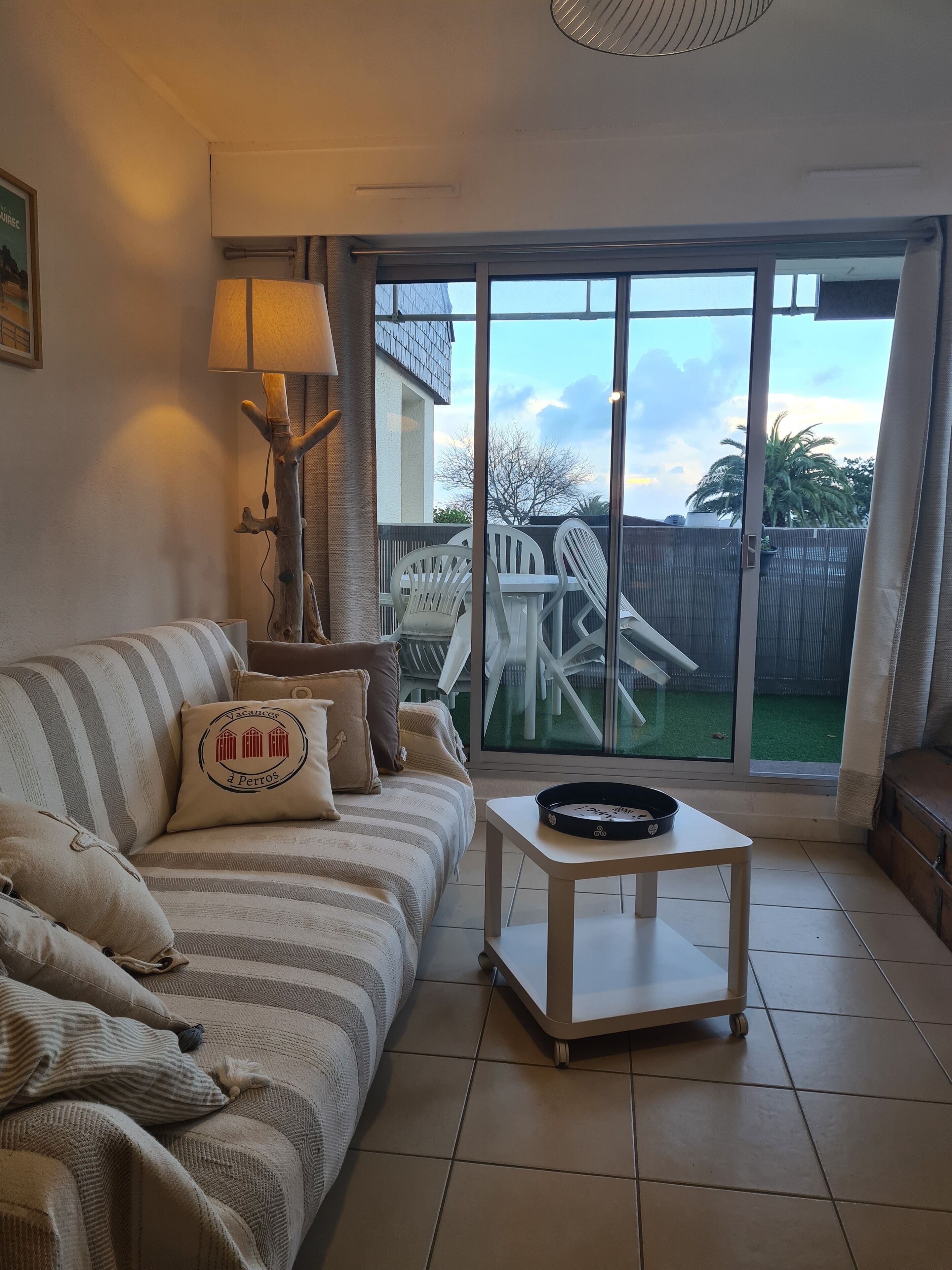 For 4 people, apartment, with seaside view, the beach and 7 islands