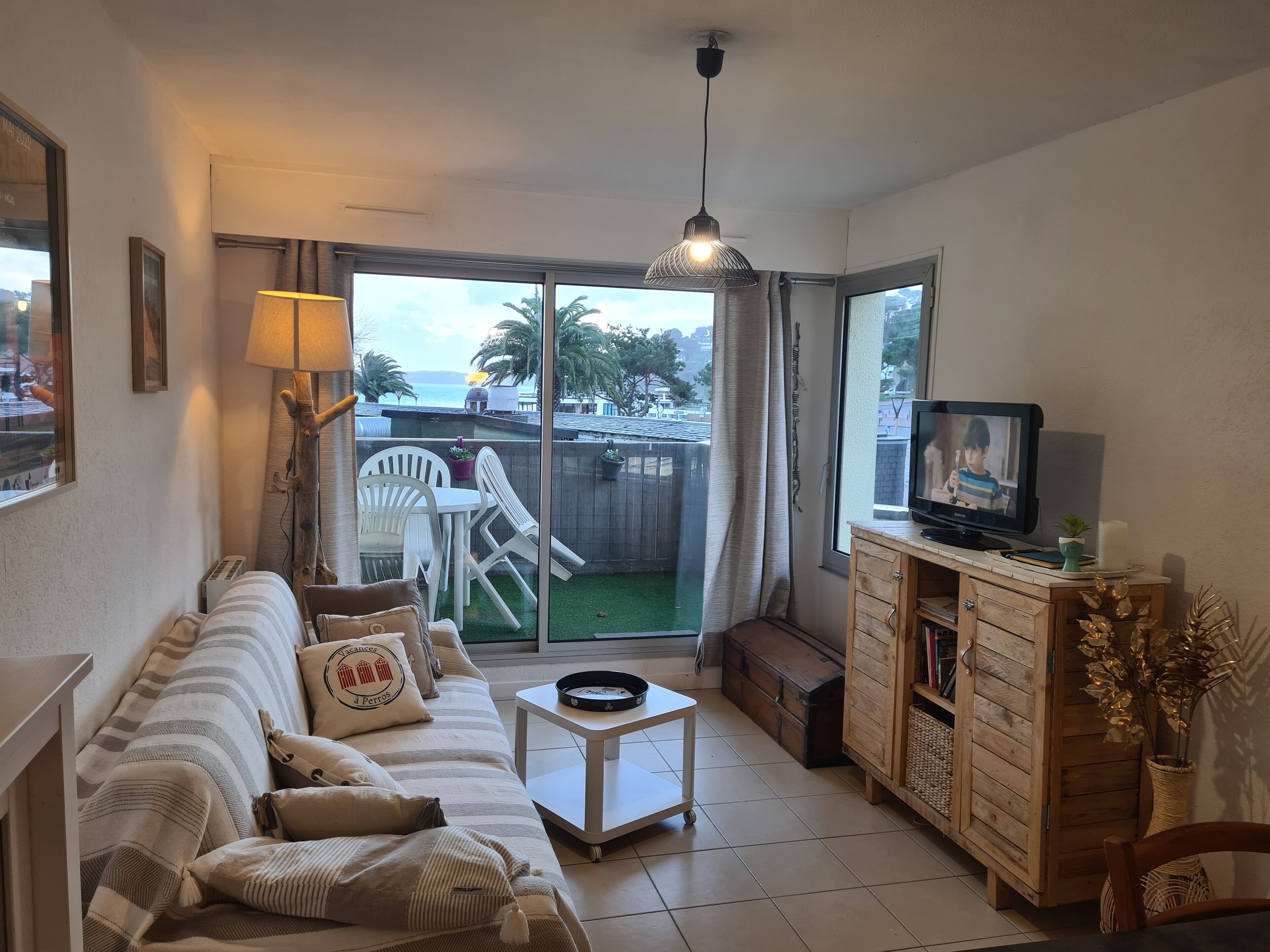 For 4 people, apartment, with seaside view, the beach and 7 islands