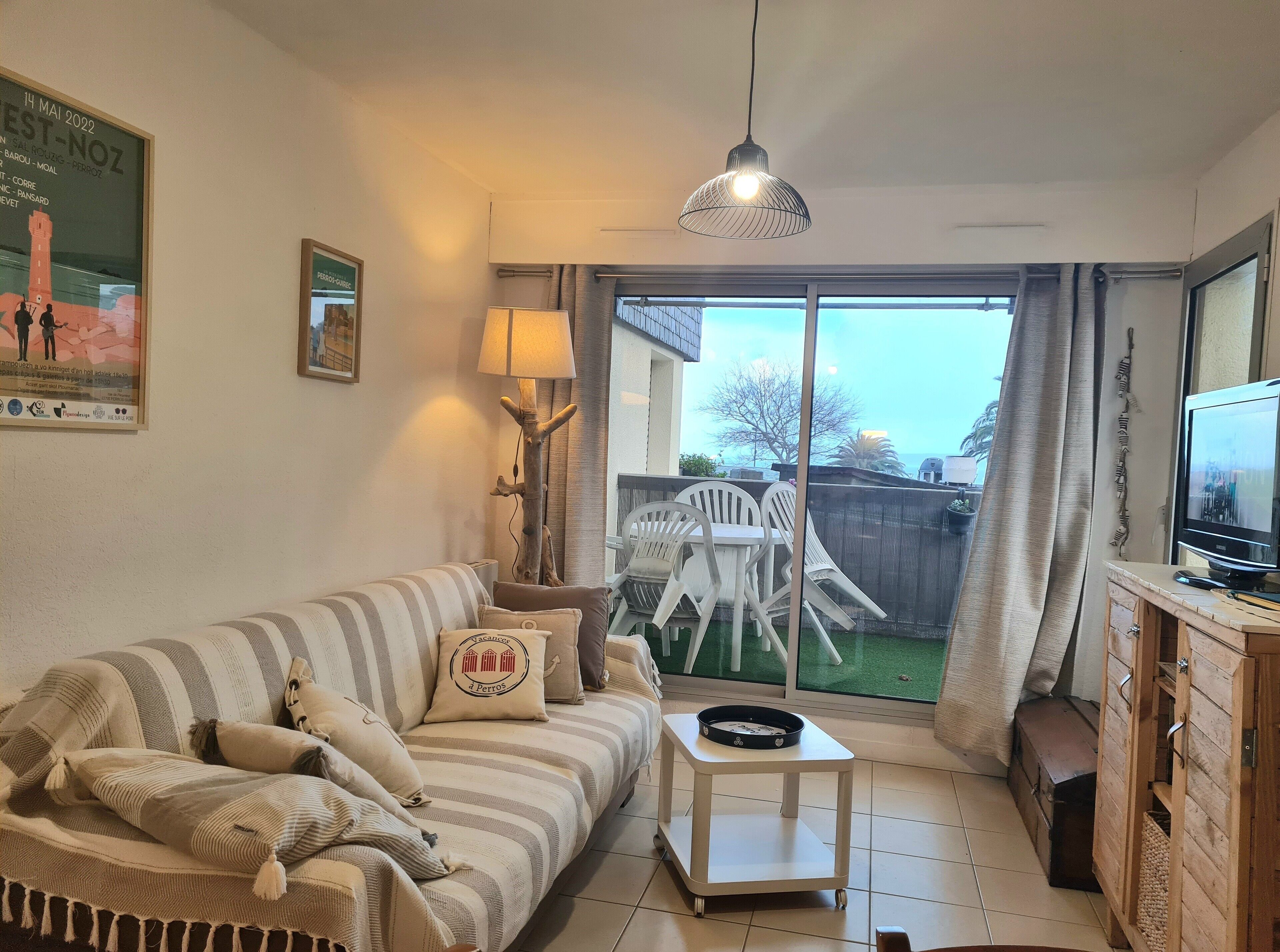 For 4 people, apartment, with seaside view, the beach and 7 islands