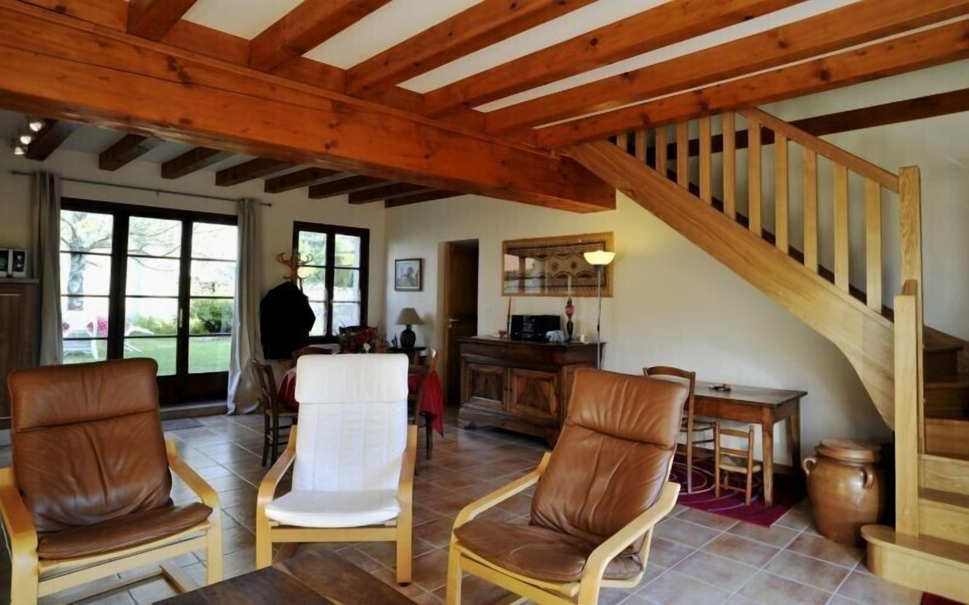 Charming cottage in Michaugues, a small village north of Burgundy