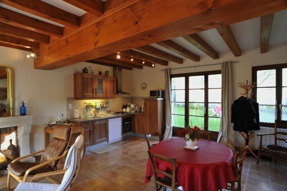 Charming cottage in Michaugues, a small village north of Burgundy