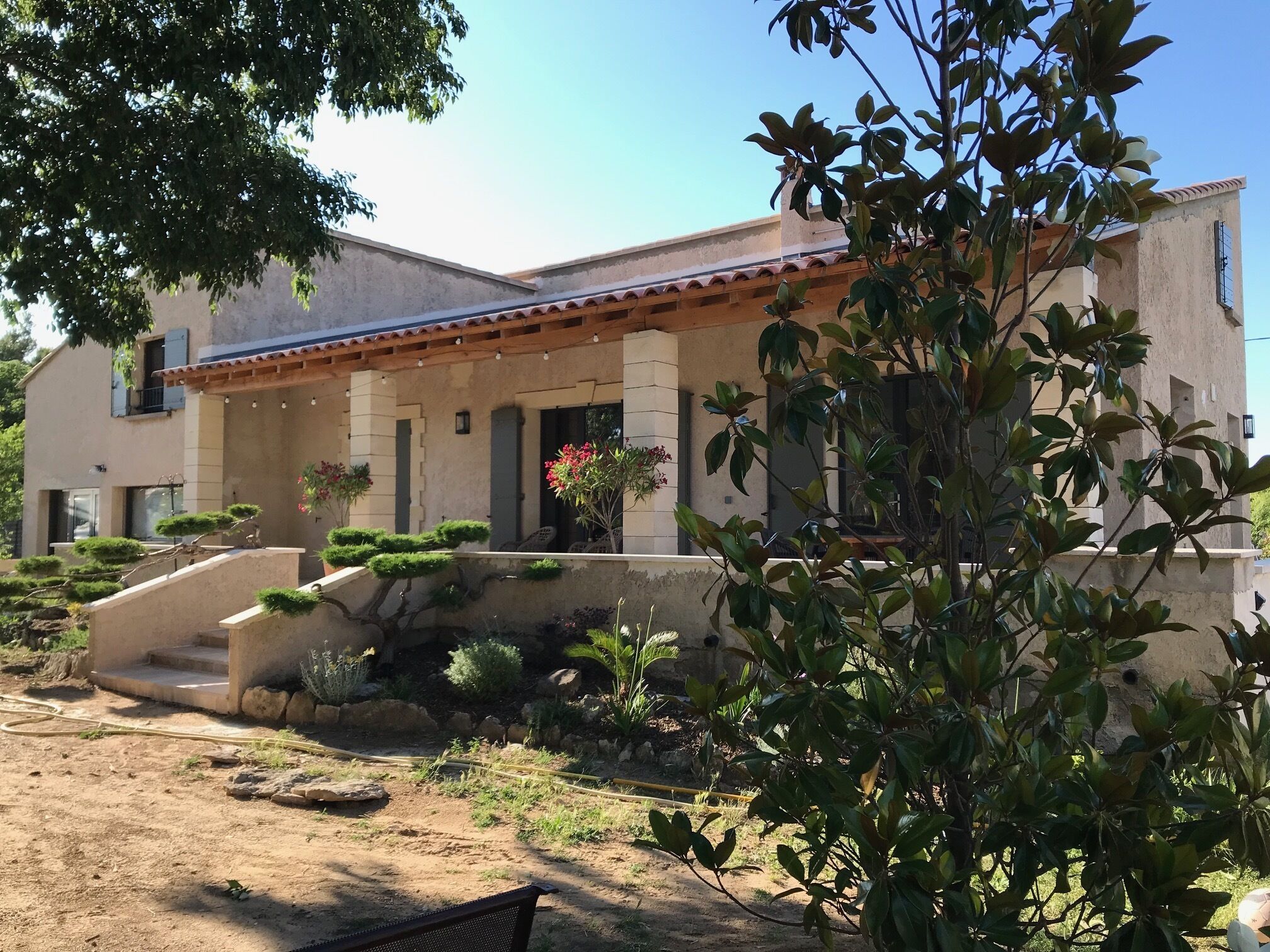 Villa Nita, family house in Robion at the foot of the Luberon