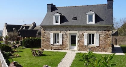 300m from the SEA, Breton house with large garden and sea view - WIFI