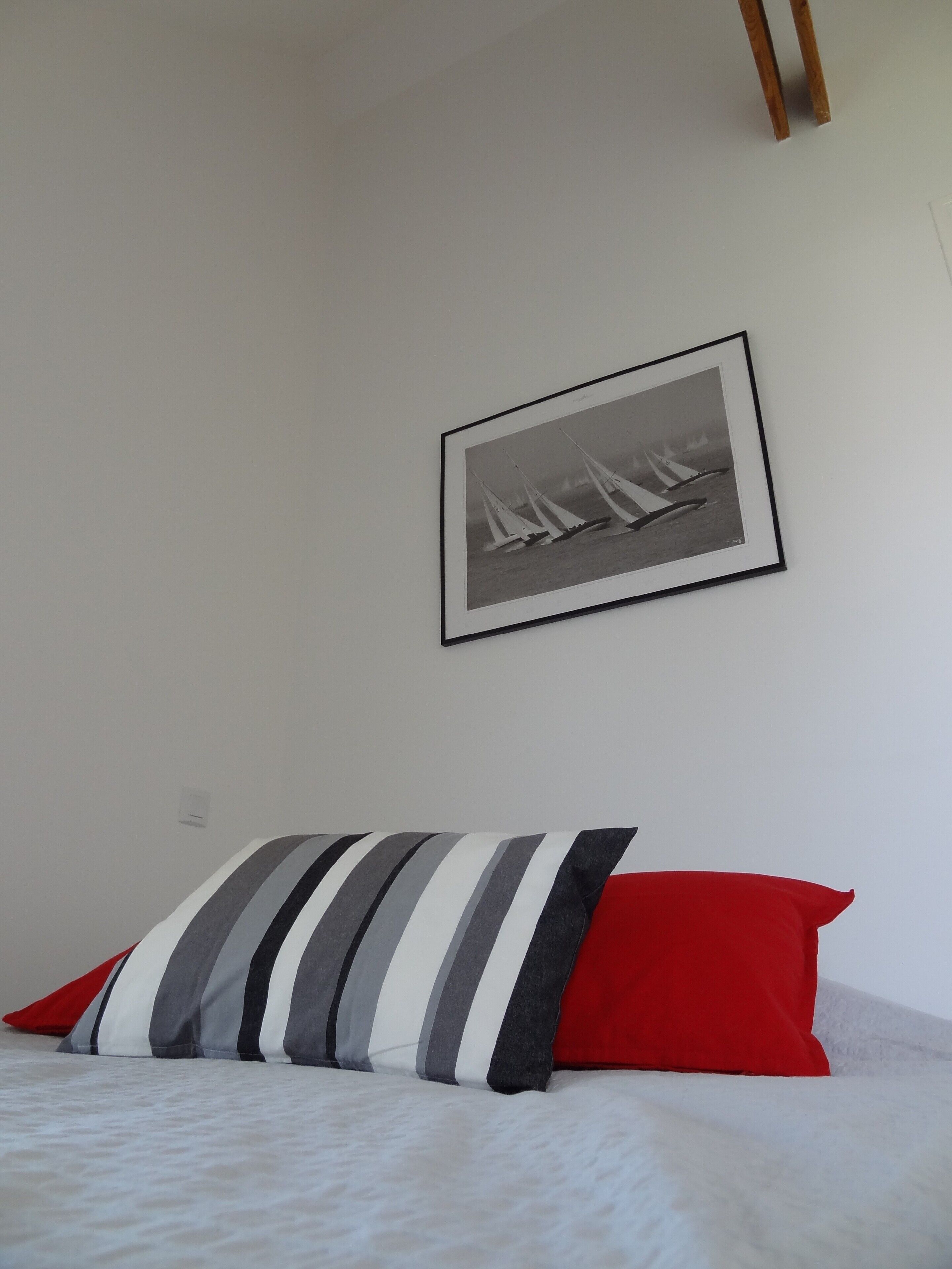 3 habitaciones, tabla de planchar con plancha, cuna de viaje y wifi 