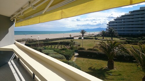 Appartement front de mer immeuble de standing Canet Sud, parking et accès WIFI