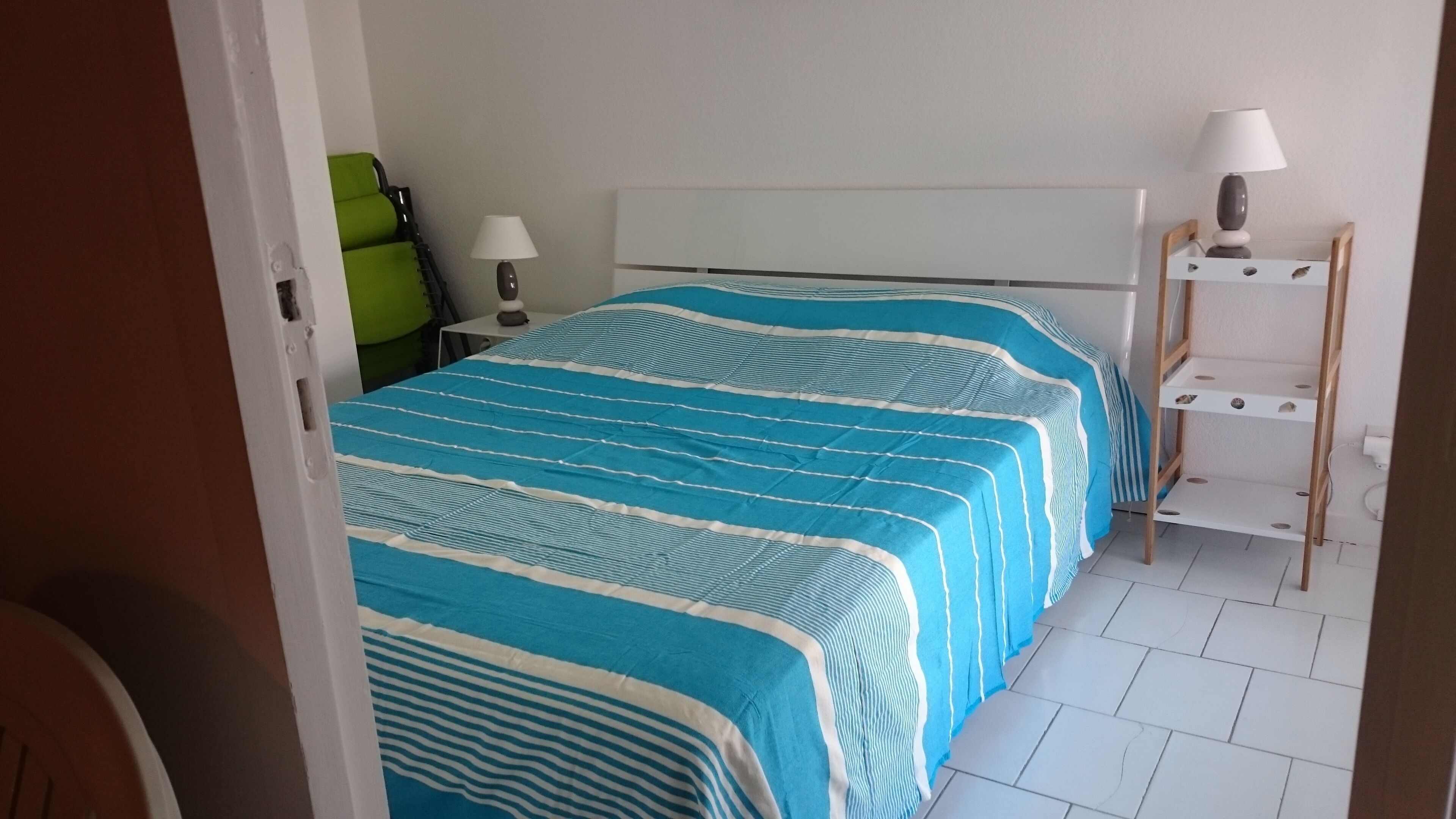 1 chambre, fer et planche à repasser, Wi-Fi gratuit