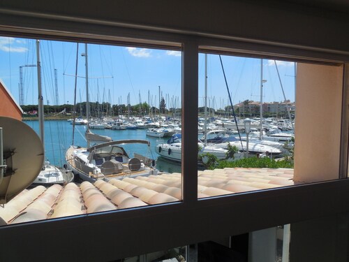 Moderne helle Wohnung DUPLEX 55m2 + Garten 70m2 CLIM-WIFI TV TNT + SAT