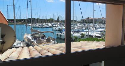 Appart T3 57m2 Jardin70m2.CLIM TVTNTSAT PARKINGPRIVĂ
BOX FIBRE PORTMALFATO.