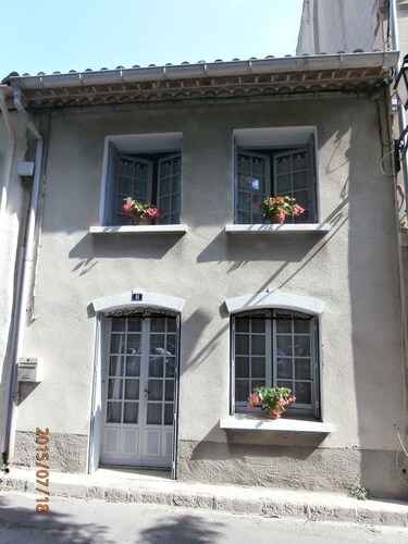 Nice spacious village house and sunny downtown
