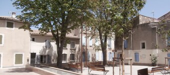 Fin romslig landsby hus og solrik sentrum