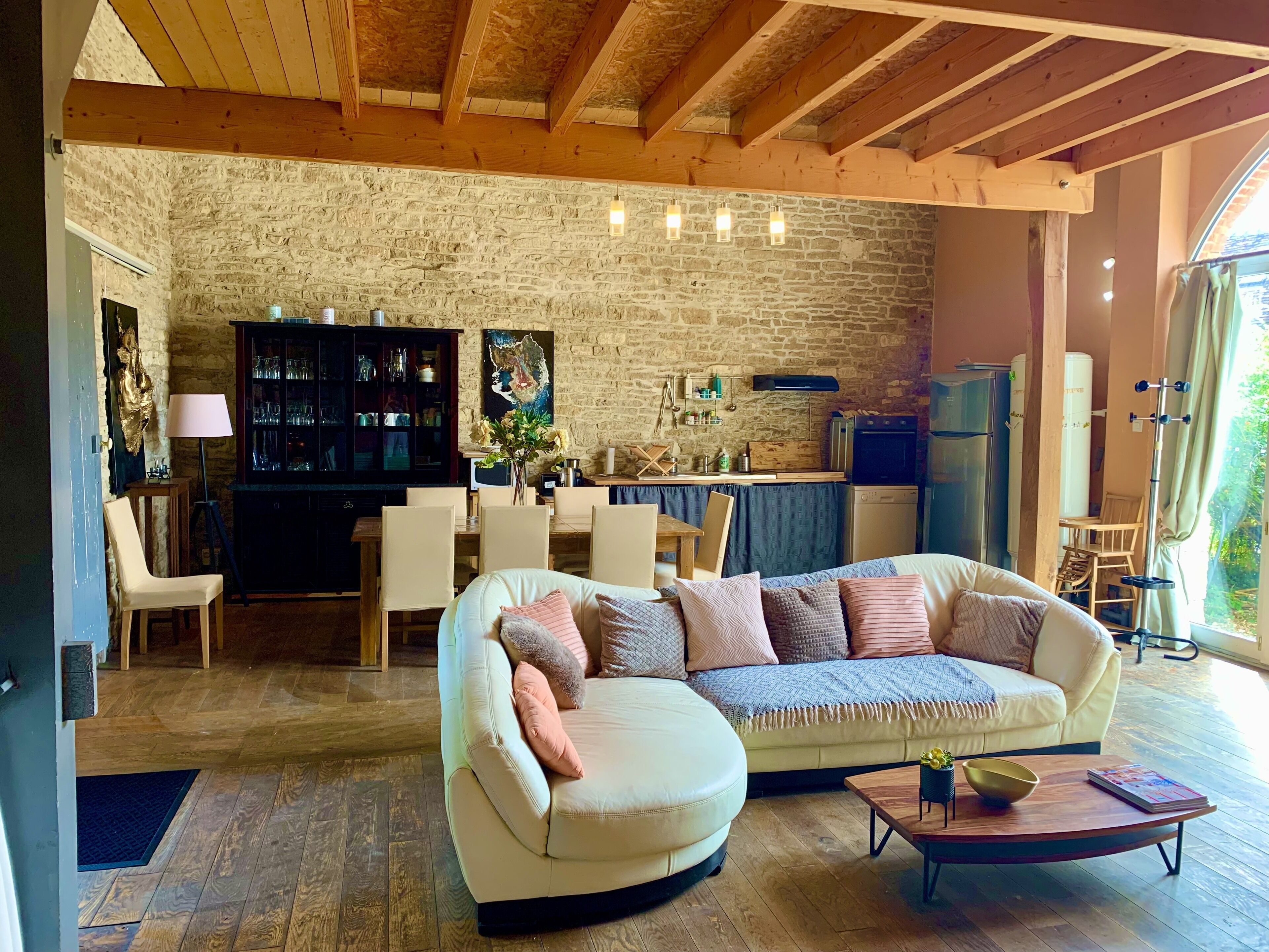 LARGE GITE 25 beds LARGE SPACE of 60m2 for RECEPTIONS / MEETINGS / SEMINARS