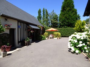 Exterior - Gite 4 pers with swimming pool near Cabourg ( Calvados)- quiet and nature. dog ok (Beaufour-Druval)