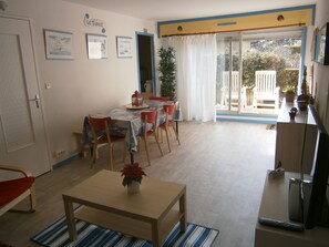 Dining - Cabourg - Comfortable apartment 1 / 6pers WIFI in RDJ with terrace 100m beach (Cabourg)