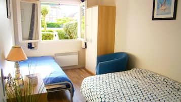 3 chambres, fer et planche à repasser, lit parapluie, Wi-Fi gratuit