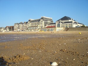 Beach nearby - Cabourg - Comfortable apartment 1 / 6pers WIFI in RDJ with terrace 100m beach (Cabourg)