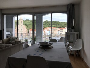 Dining - Exceptional front-line view (Port-Vendres)