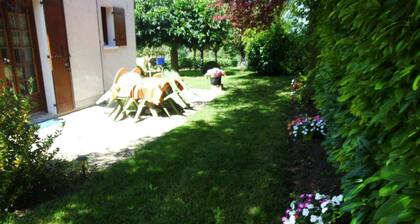 maison mitoyenne à celle du propriétaire classée 2* 4 pers agréable , tranquille