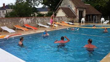 Piscina all'aperto, una piscina riscaldata