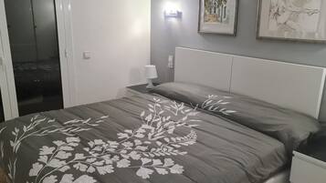 2 bedrooms, in-room safe, WiFi, bed sheets