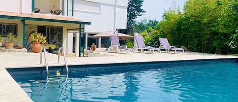 Piscine extérieure, piscine chauffée