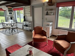 Smart TV, fireplace, DVD player, books - The countryside at the sea (Oostduinkerke)