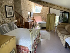 3 bedrooms, iron/ironing board, WiFi, bed sheets - Beautiful Authentic Stone House In The Lot REDUCED RATE ! (Montcuq-En-Quercy-Blanc)
