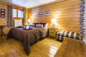 5 makuuhuonetta, silitysrauta/-lauta, ilmainen Wi-Fi, vuodevaatteet