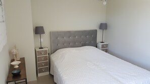 2 chambres, bureau, fer et planche à repasser, Wi-Fi