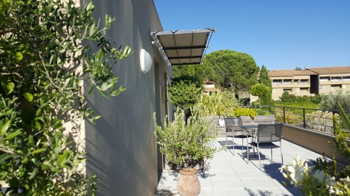 ROOFS OF VAISON LA ROMAINE