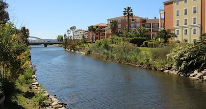 Angenehme T3-Wohnung in ruhiger Luxusresidenz mit Swimmingpool