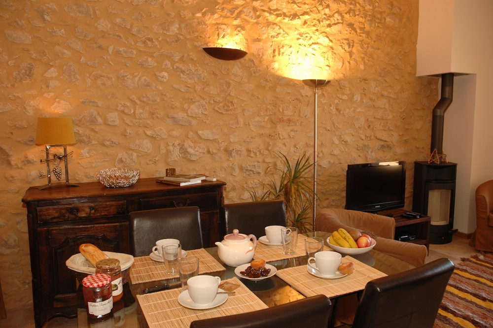 4-star gite in France - Great comfort in the heart of the Montpeyroux vineyards